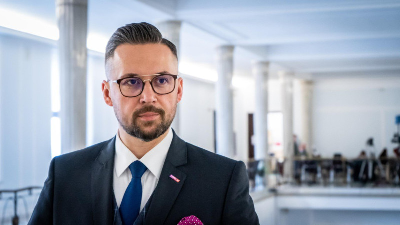 Olsztyn.com.pl : Marcin Kulasek: ”Polacy potrzebują tych pieniędzy”